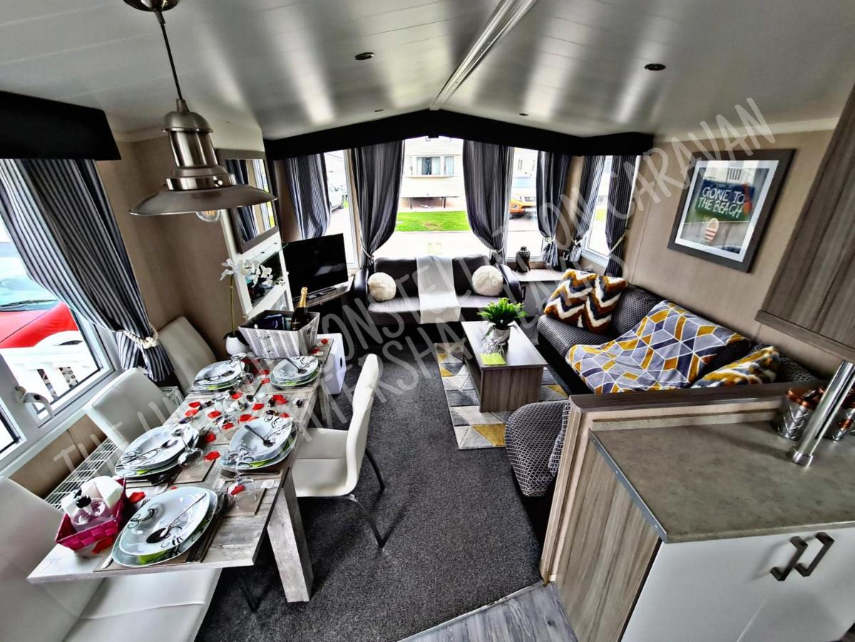 Luxury Hot Tub Caravan *